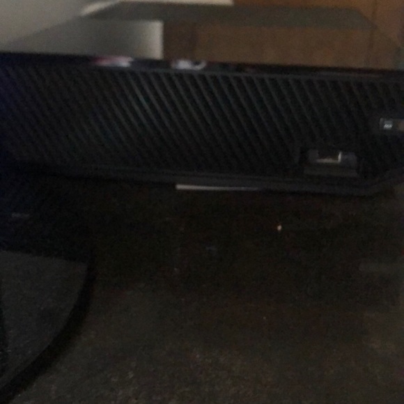 Xbox One 500GB USED - Picture 5 of 6